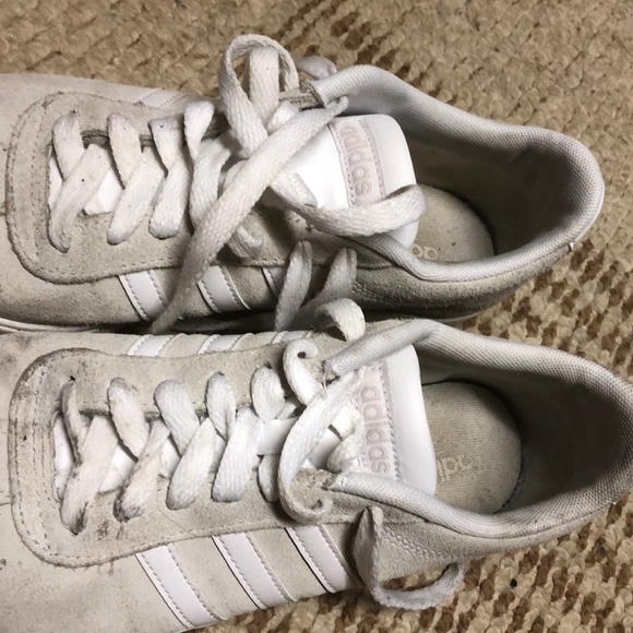 Size 6 adidas - Picture 2 of 3